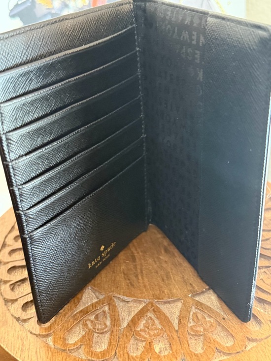 Kate Spade Clifton Lane Penguin Passport Wallet - Picture 3 of 9